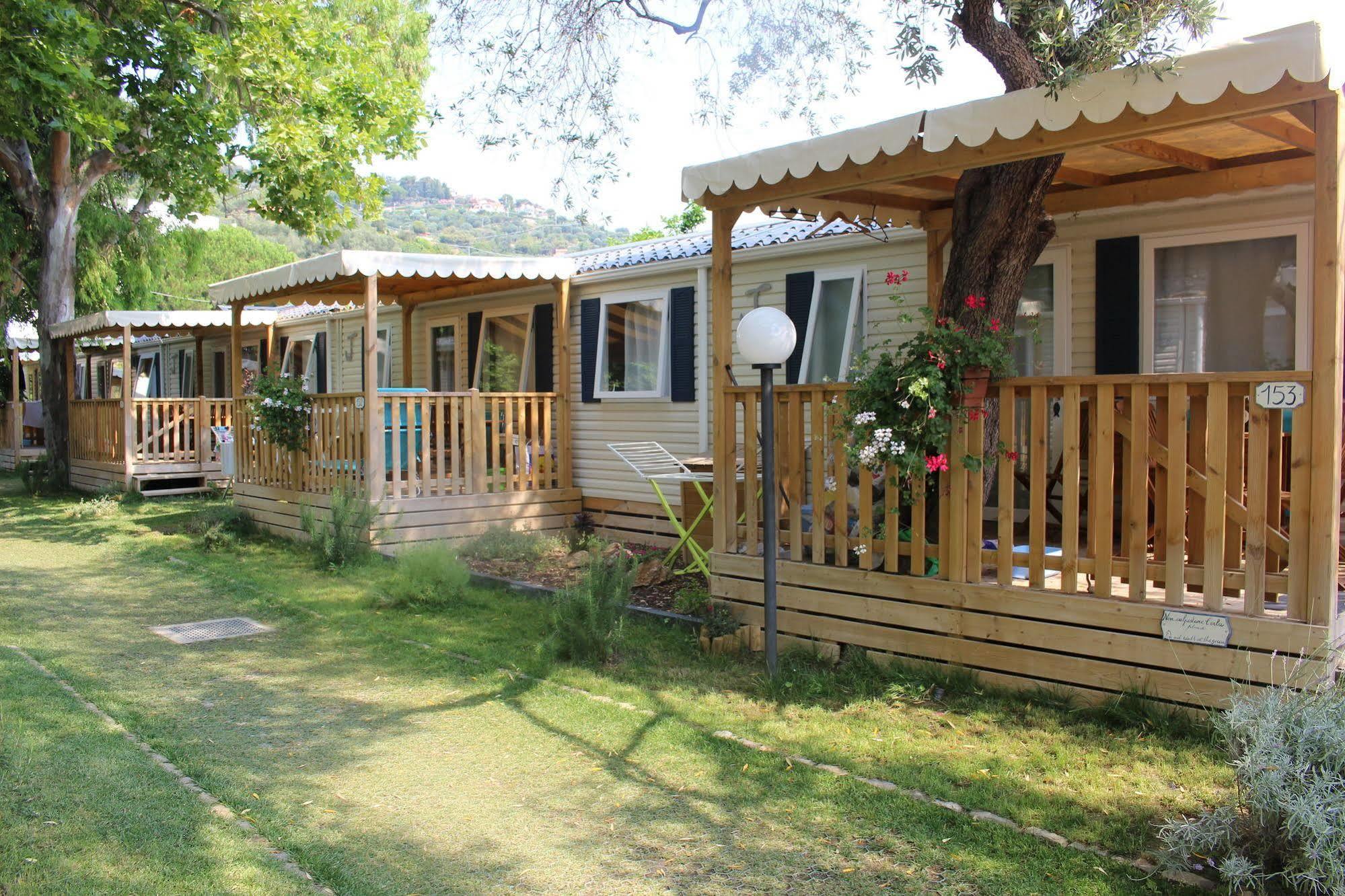 Camping Delfino Albenga Exteriér fotografie
